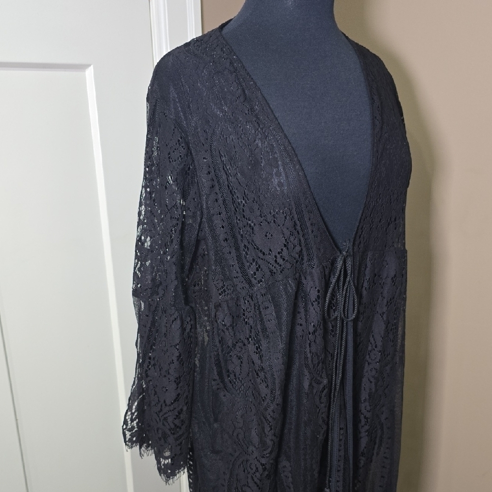 Long Detailed Lace Cover-Up Robe - Picture 2 of 9